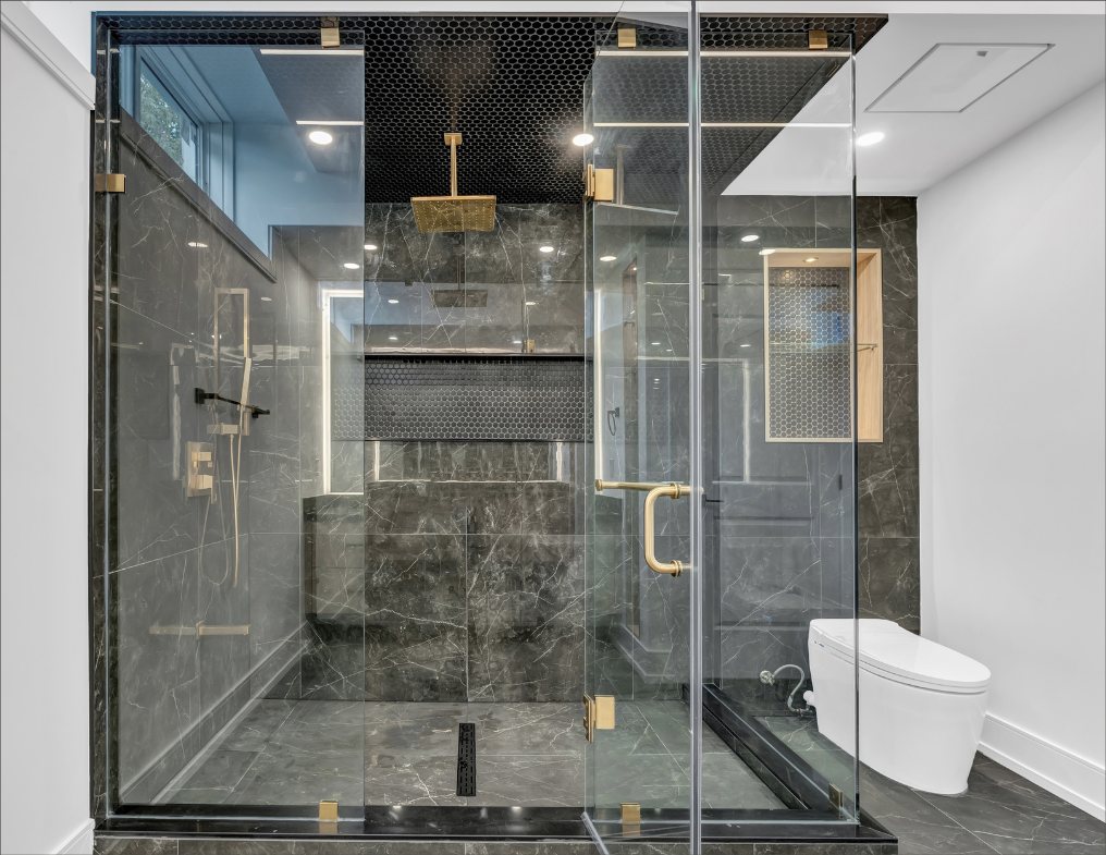 Marble Master Ensuite by Eagle Eye Home Renovations